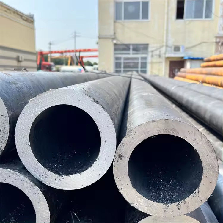 Astm A53 Sch40 24 Inch Api 5l X70 Psl2 Sch 60 HR Bezszwedzka Rurociąg ze stali węglowej do wodociągów